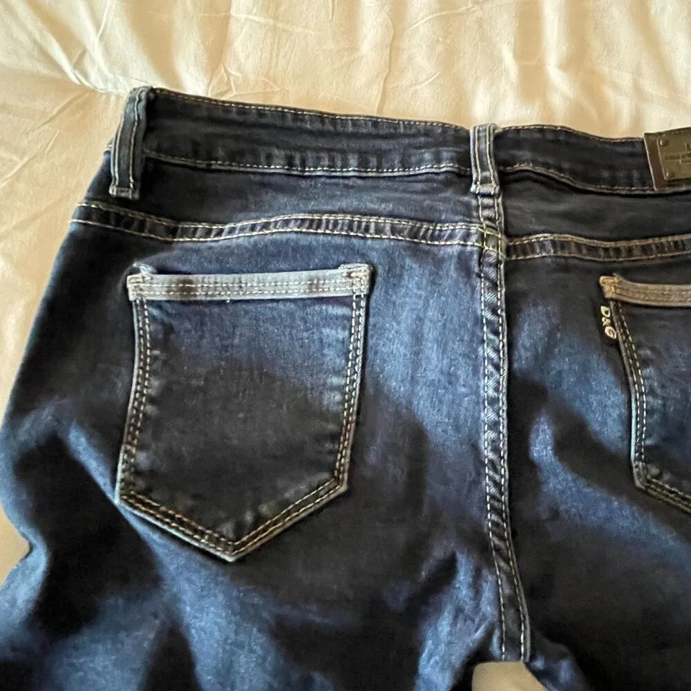 Authentic Dolce and Gabbana (D&G) size 29 dark washed blue jeans - Picture 2 of 5